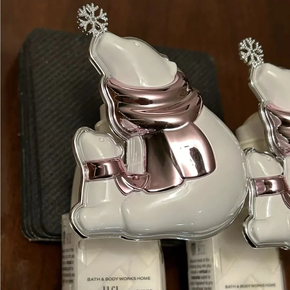 NWT Bath & Body Works Wallflower Plug In Polar Bear Snowflake Set of 2 - Picture 3 of 12